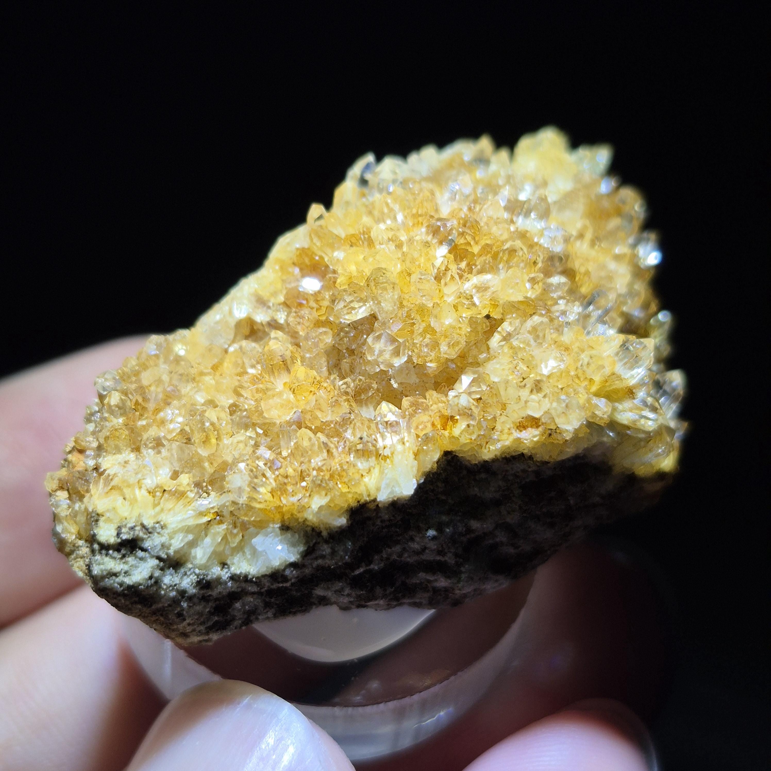 Quartz Crystal Specimen – Natural Mineral Cluster, High-Quality Raw Quartz for Collectors