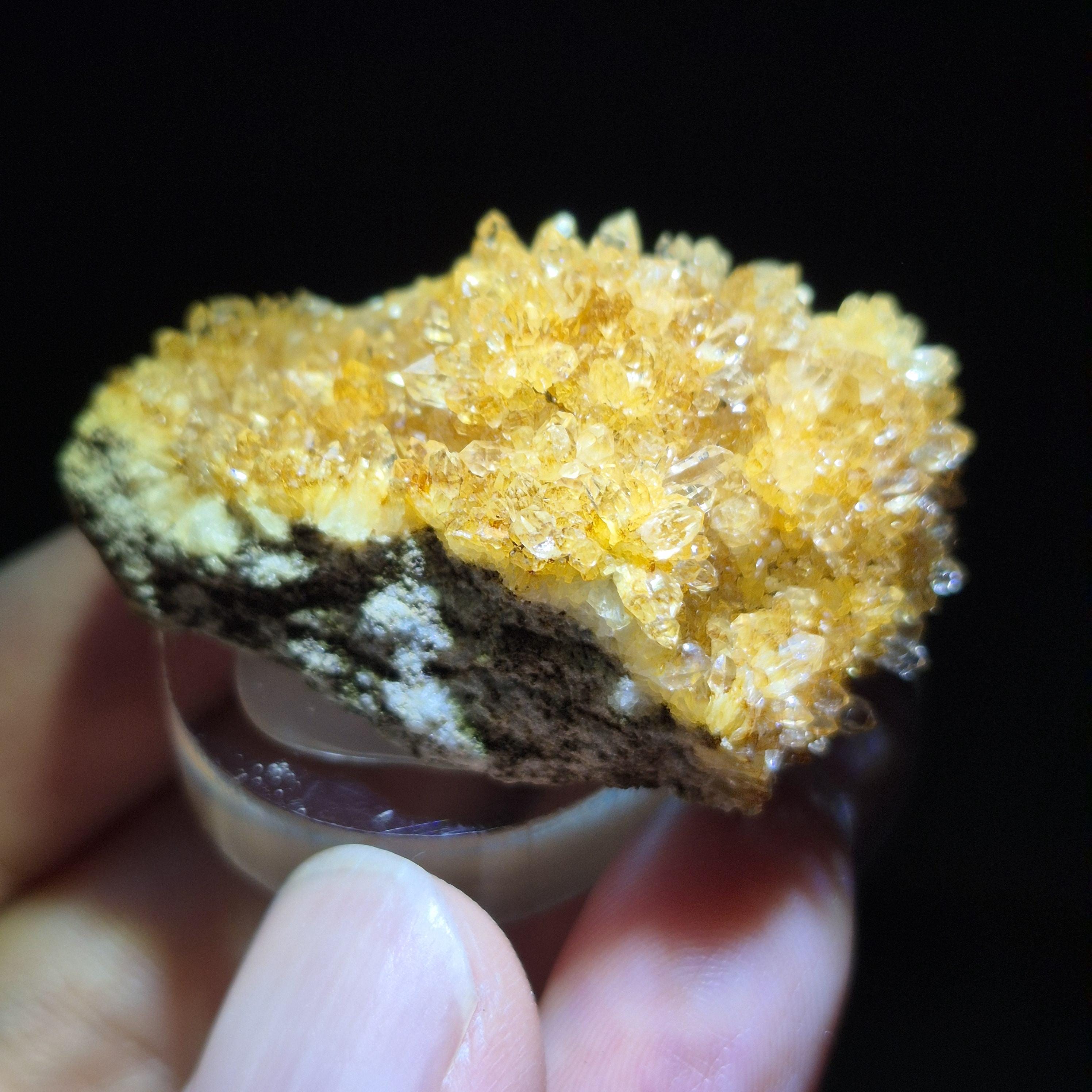 Quartz Crystal Specimen – Natural Mineral Cluster, High-Quality Raw Quartz for Collectors