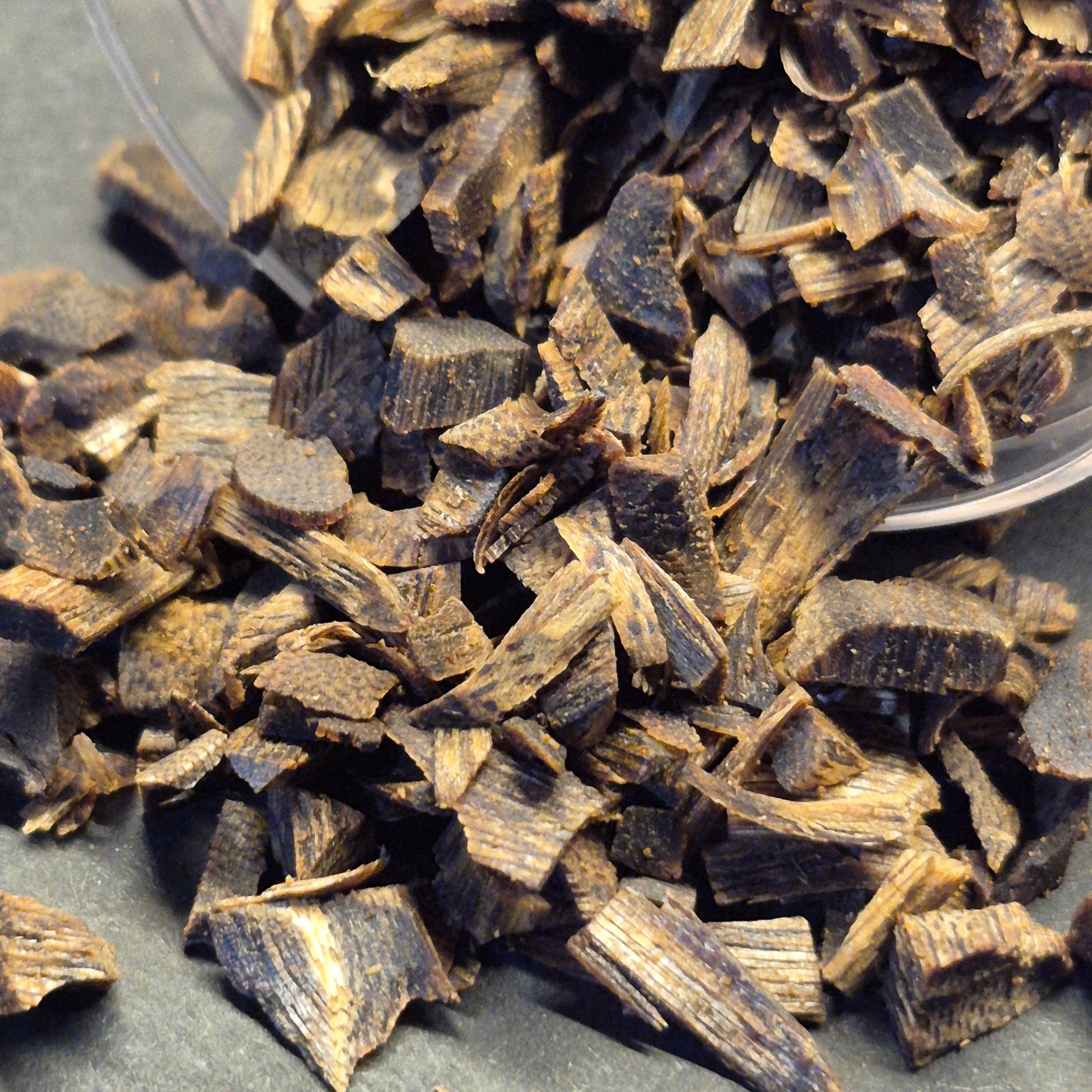 Sinking Black Kynam Kyara, High Oil Rate Agarwood Chip, Strong Aroma Agarwood Chip