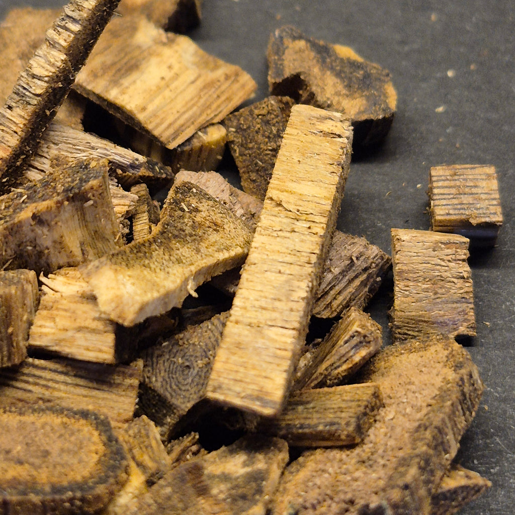 High Quality Agarwood Medium Piece, Aromatic Sweet Fragrance For Incense Burning And Sacred Rituals