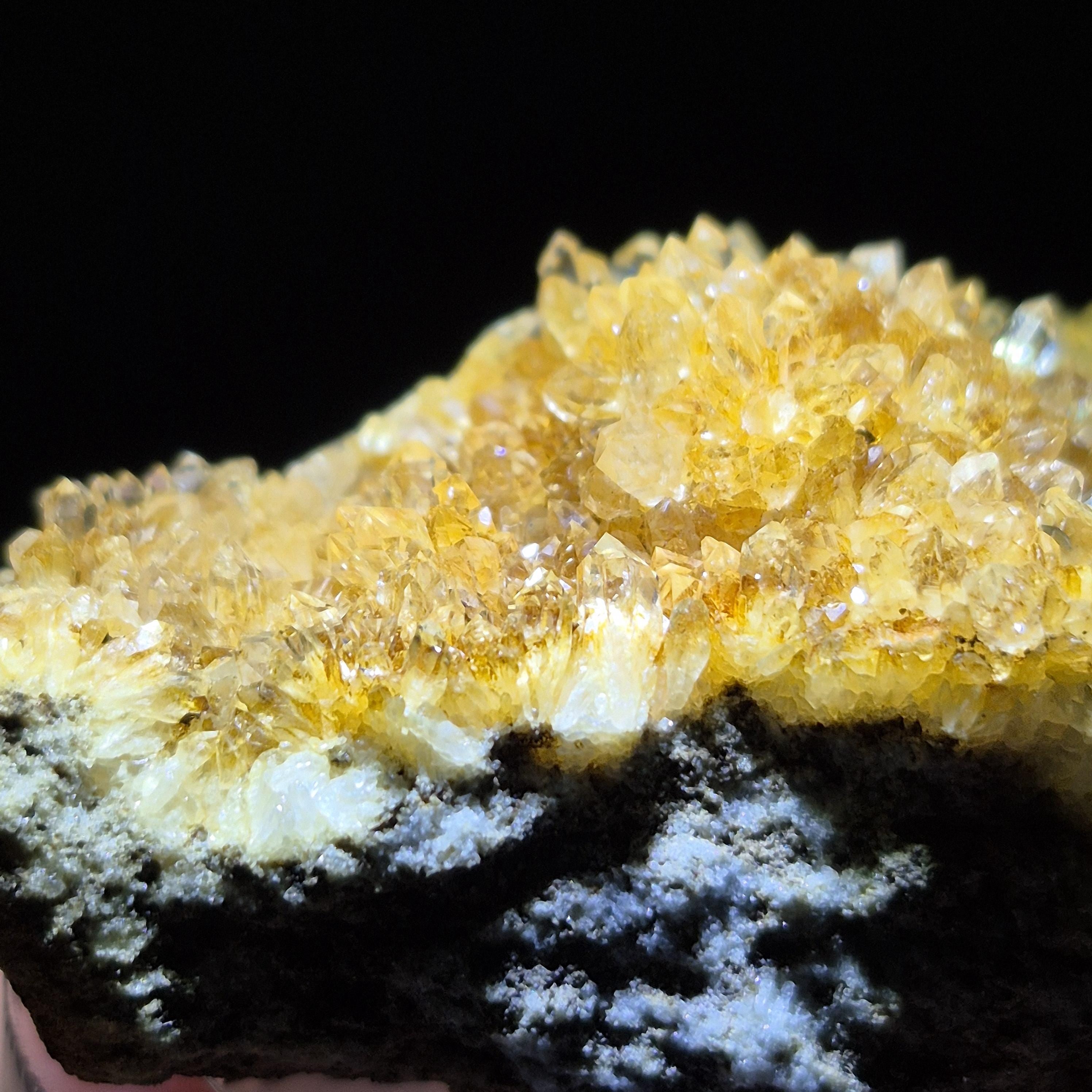 Quartz Crystal Specimen – Natural Mineral Cluster, High-Quality Raw Quartz for Collectors