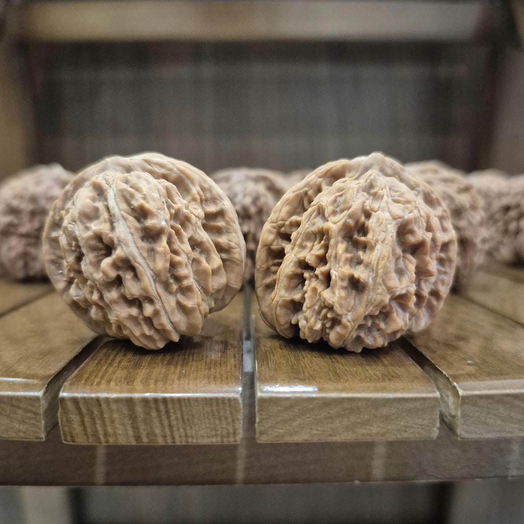 Wenwan Hand-Rolled Walnuts, Cheap for Beginners, Not Perfect Product