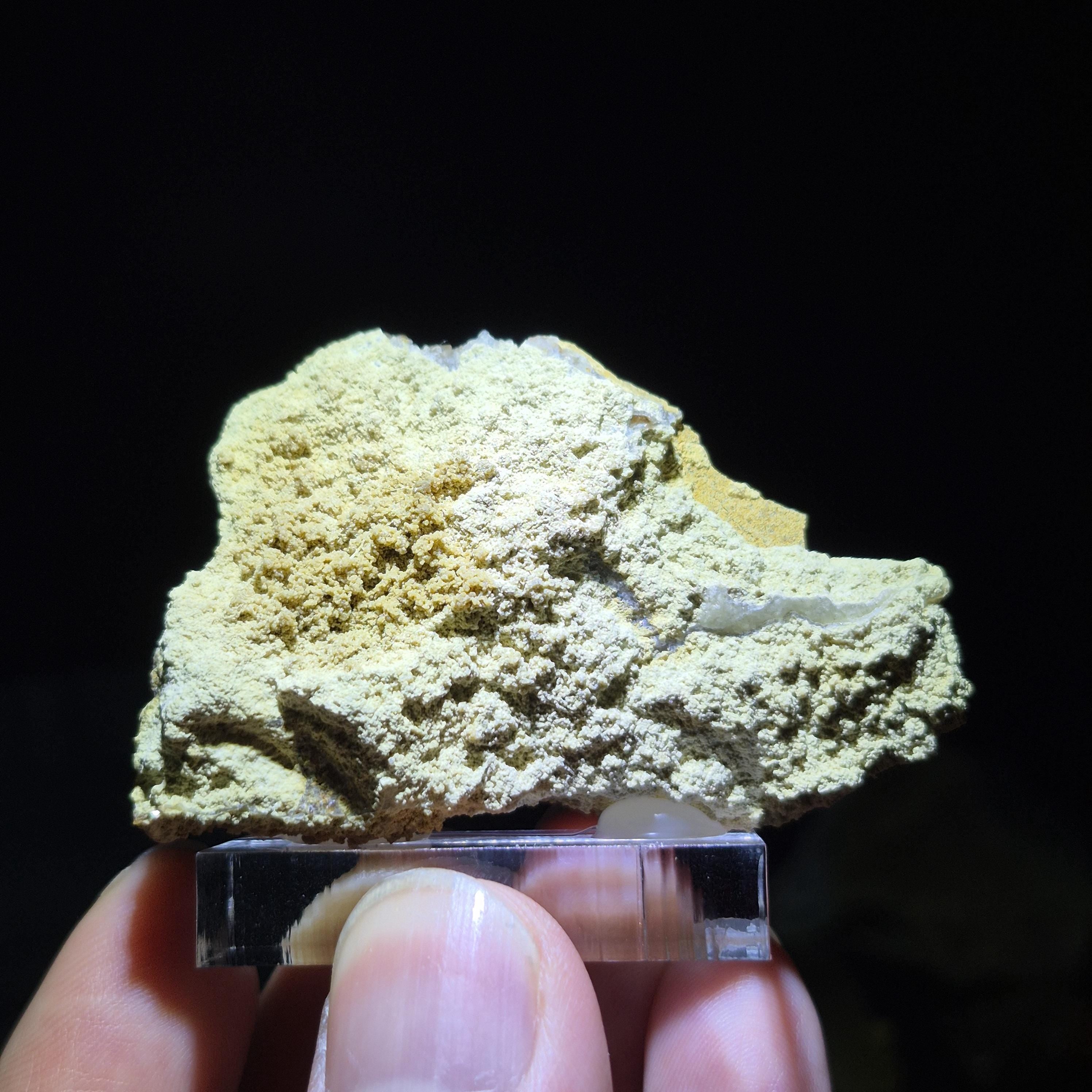 Bright Yellow Calcite Mineral Rock from Tay Nguyen Viet Nam