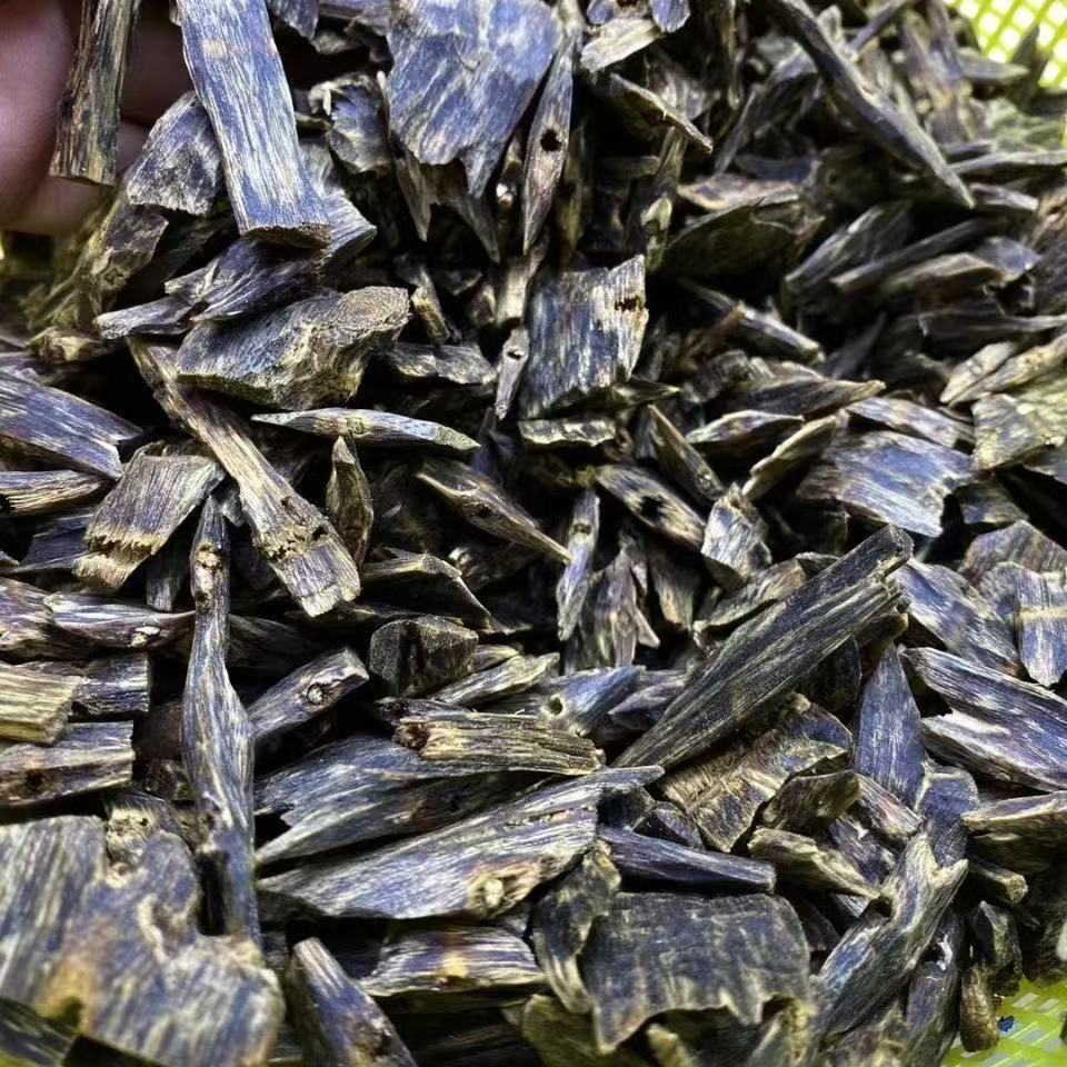 Large High Quality Agarwood Chips, Rich Oil OUD, Sweet And Deep Fragrance Kyara