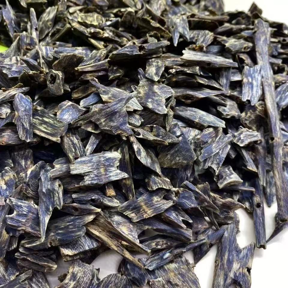 Large High Quality Agarwood Chips, Rich Oil OUD, Sweet And Deep Fragrance Kyara