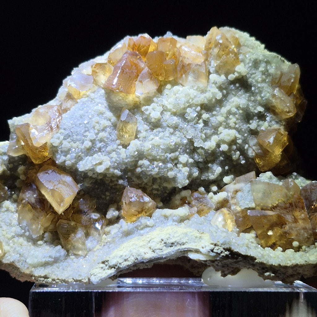 Bright Yellow Calcite Mineral Rock from Tay Nguyen Viet Nam