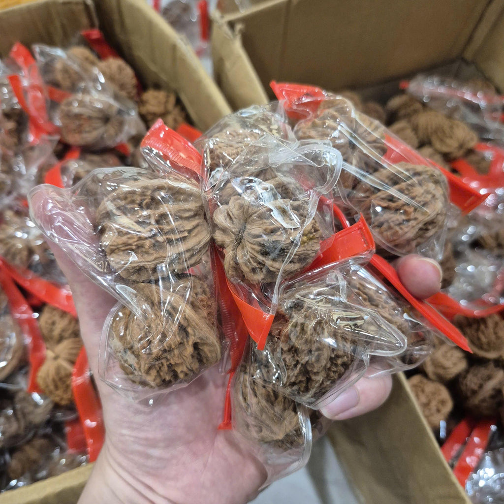 Wenwan Hand-Rolled Walnuts, Cheap for Beginners, Not Perfect Product