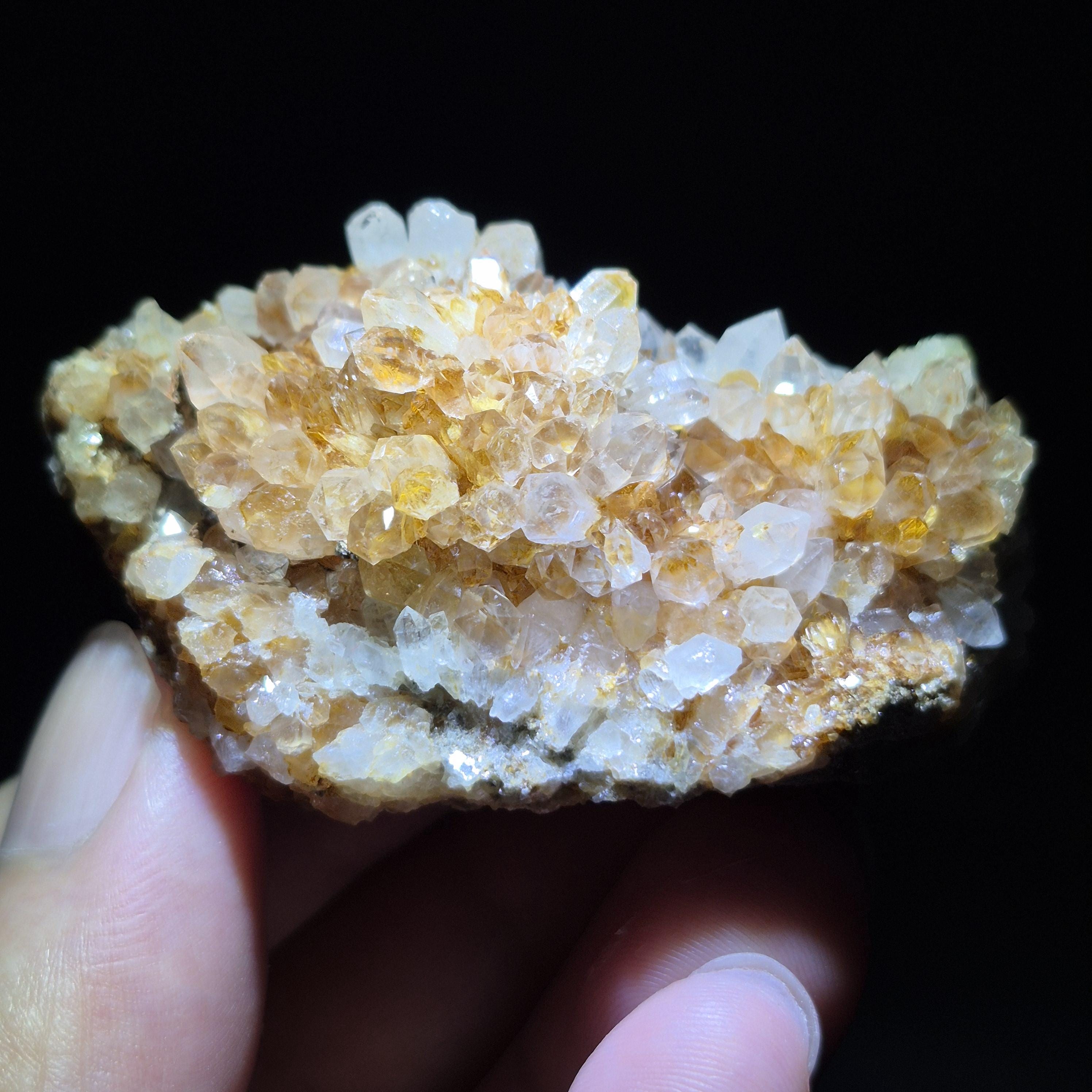 Natural Quartz Crystal – Clear Quartz Stone, Energy Cleansing Crystal