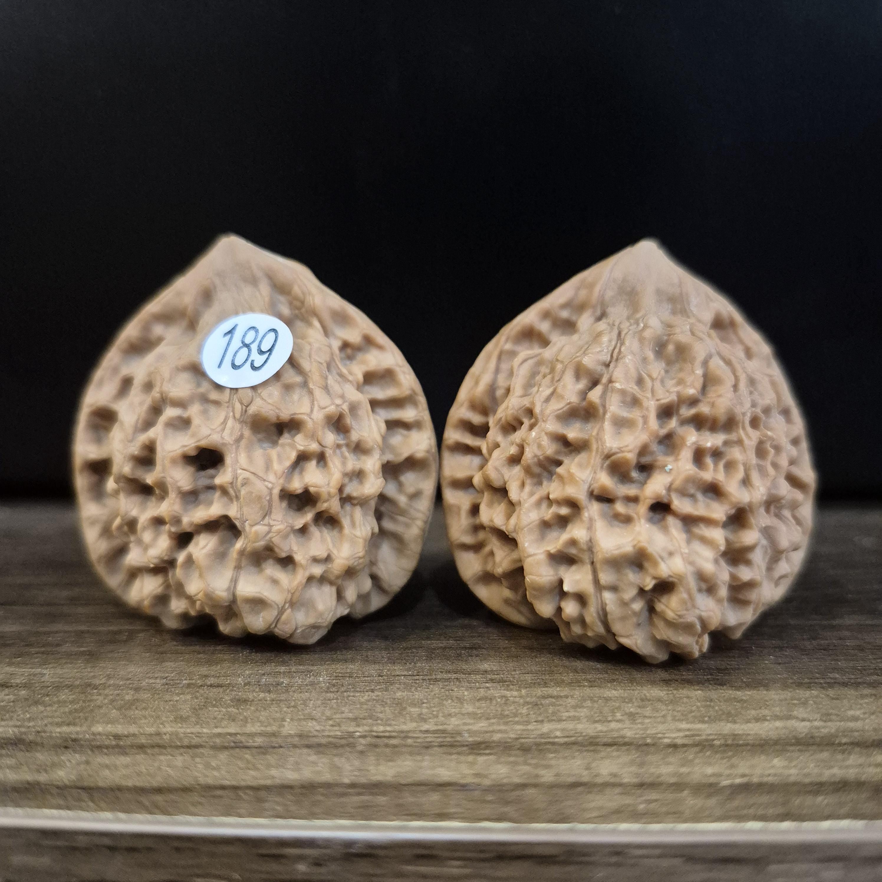 Wenwan Walnuts No 189