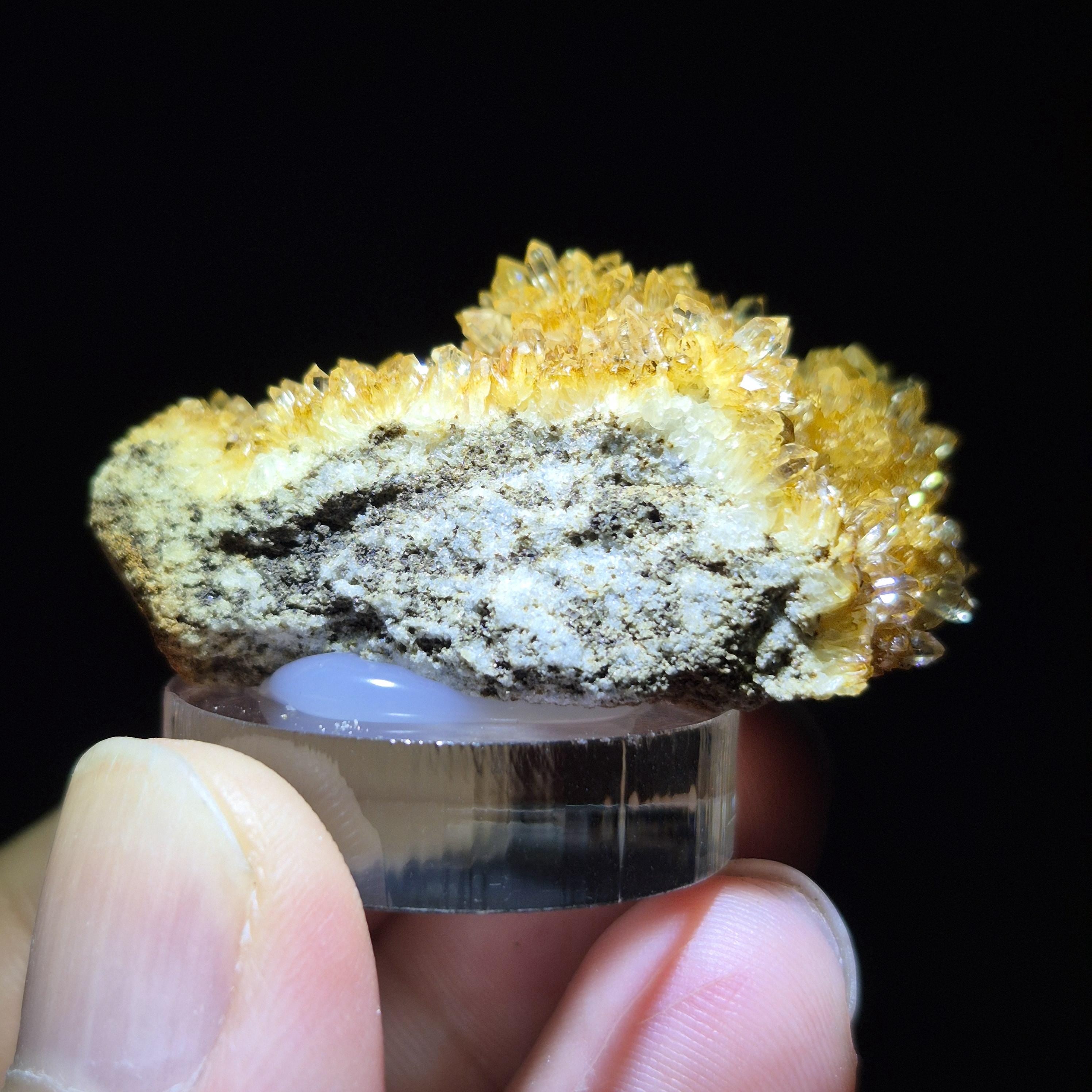 Quartz Crystal Specimen – Natural Mineral Cluster, High-Quality Raw Quartz for Collectors